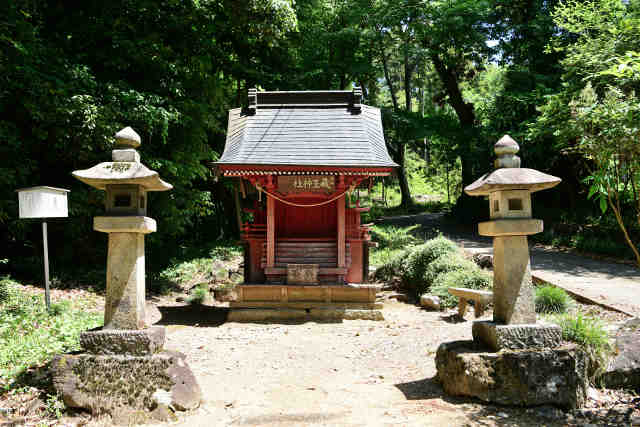 蔵王神社社殿
