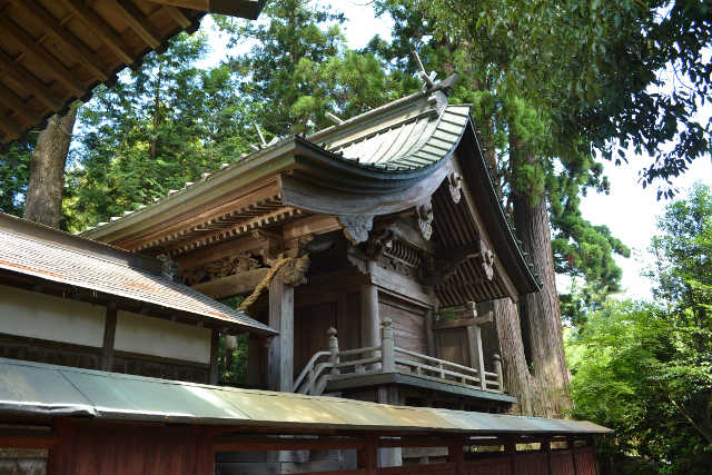羽梨山神社本殿