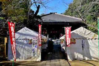 �n������J��