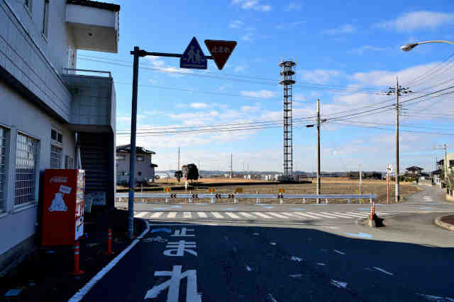 ��r���������H