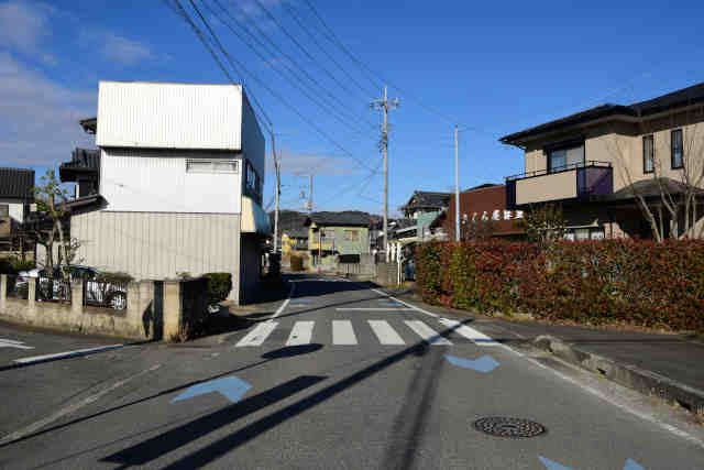 ��r���������H��