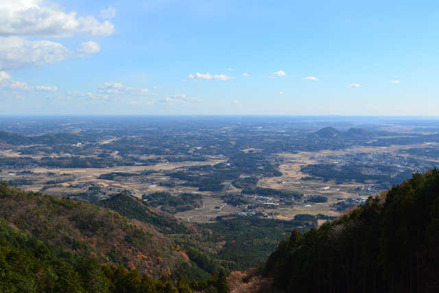 足尾山山頂近くから石岡市方面の眺望
