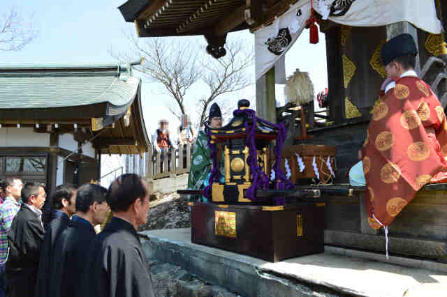 神衣祭女体山