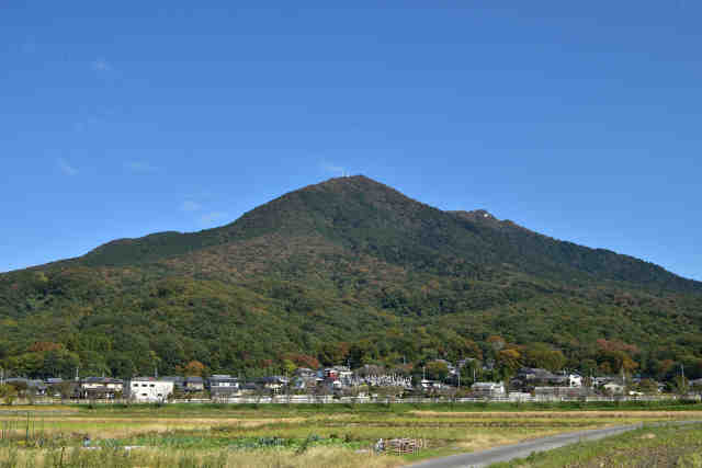 参道入口からの筑波山