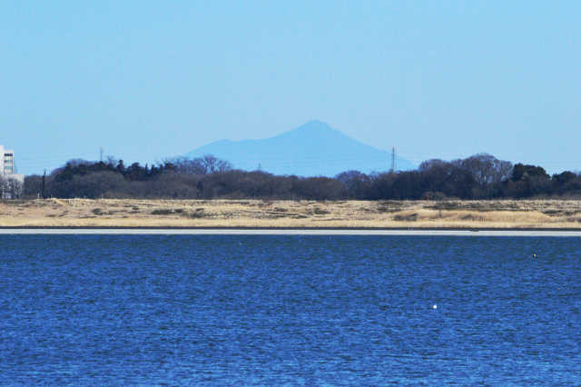 谷中湖と筑波山