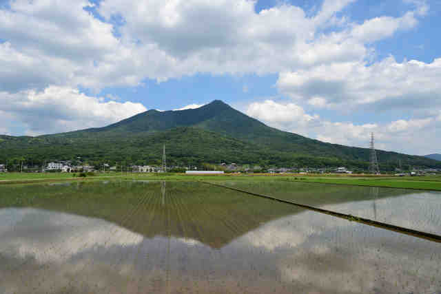 上大島からの筑波山と水田