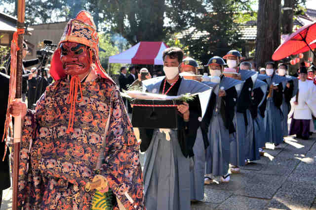 �R�q��_���Ղ�