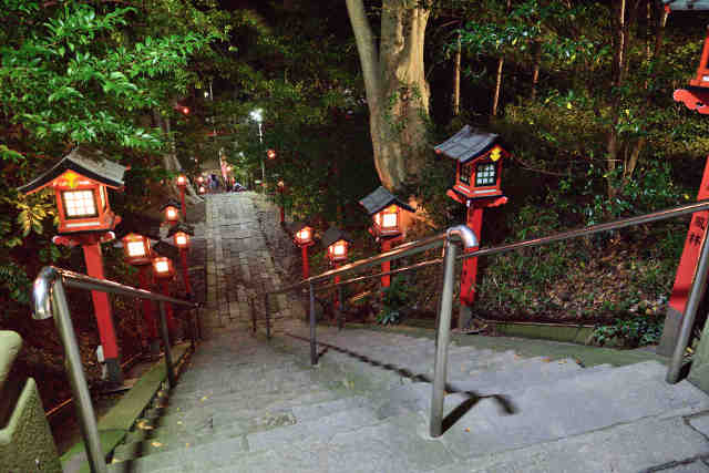吉田神社参道階段