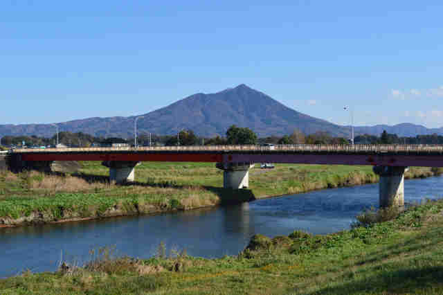 黒子橋と筑波山